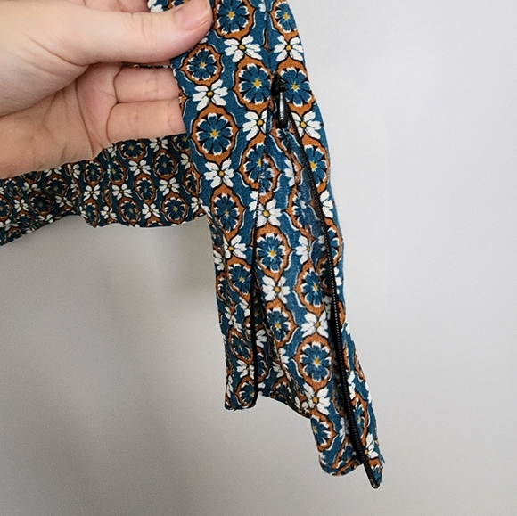 Zara Longsleeve Blouse Shirt Blue Tan Pattern - Picture 10 of 10